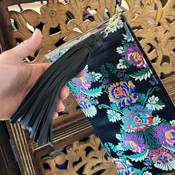 Colorful Embroidered Floral Evening Bag / Wristlet / Clutch with Tassel. - Picture 5 of 11